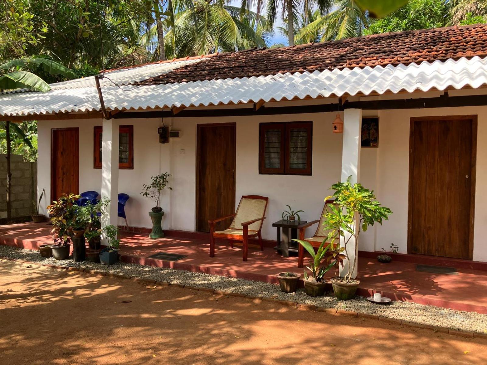 Lake House Homestay アヌラーダプラ エクステリア 写真