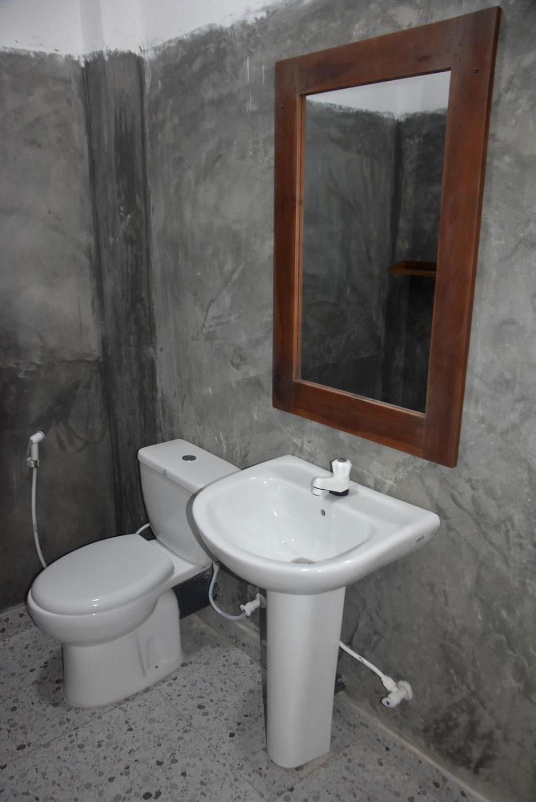 Lake House Homestay アヌラーダプラ エクステリア 写真