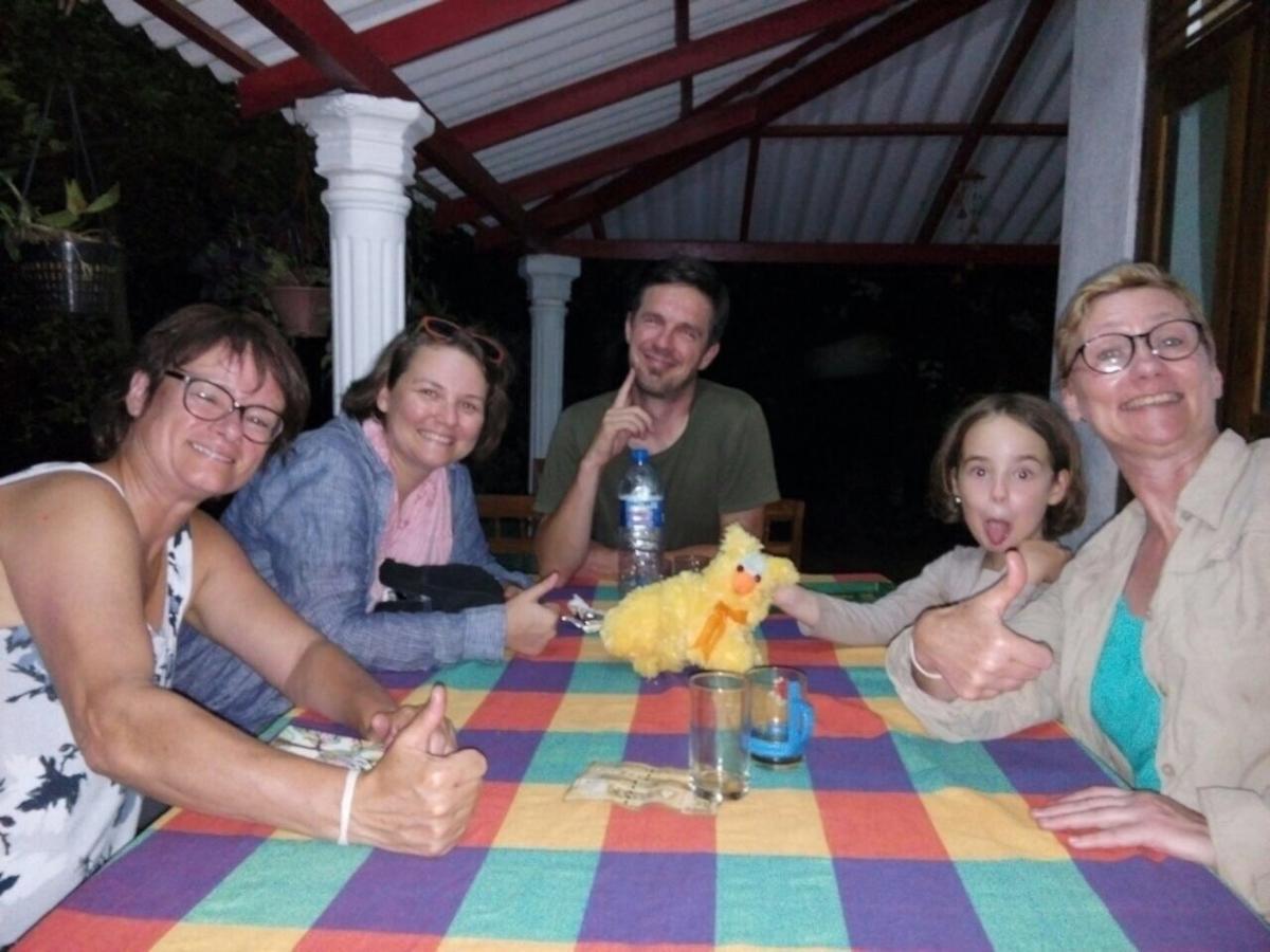 Lake House Homestay アヌラーダプラ エクステリア 写真