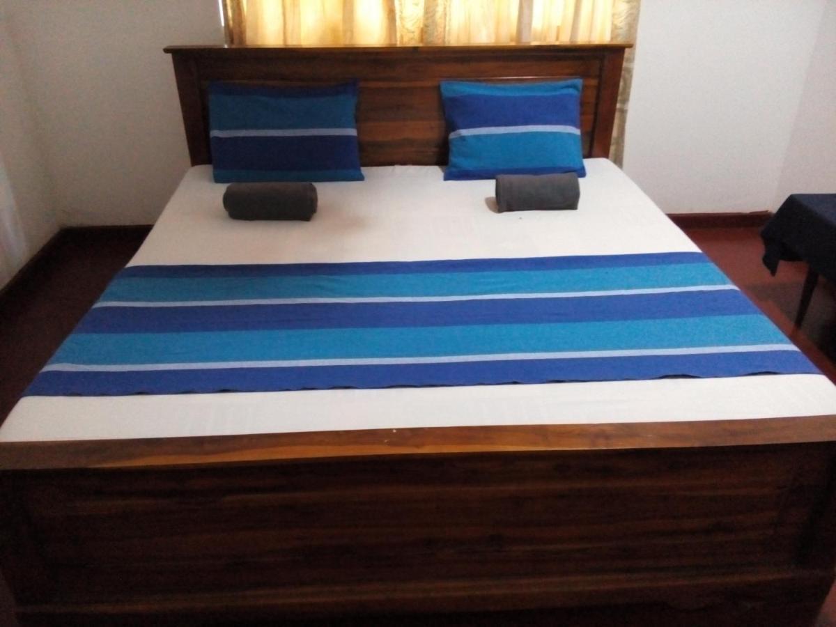 Lake House Homestay アヌラーダプラ エクステリア 写真
