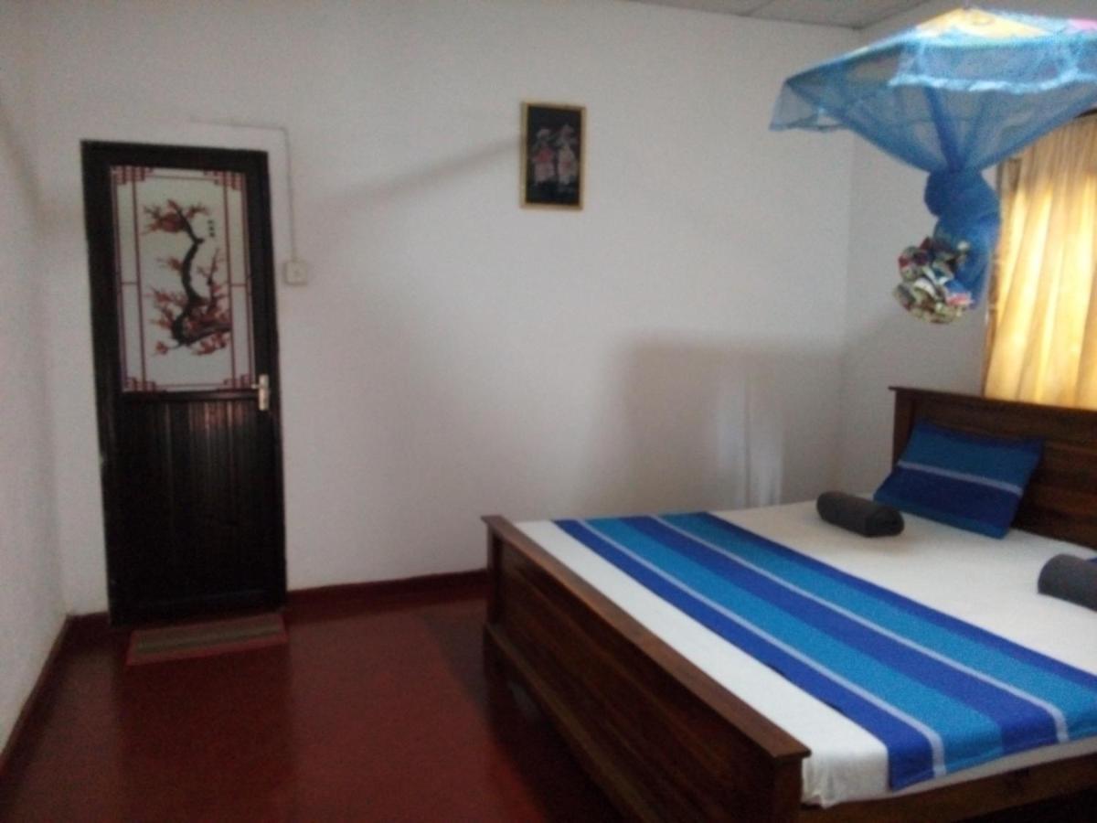 Lake House Homestay アヌラーダプラ エクステリア 写真
