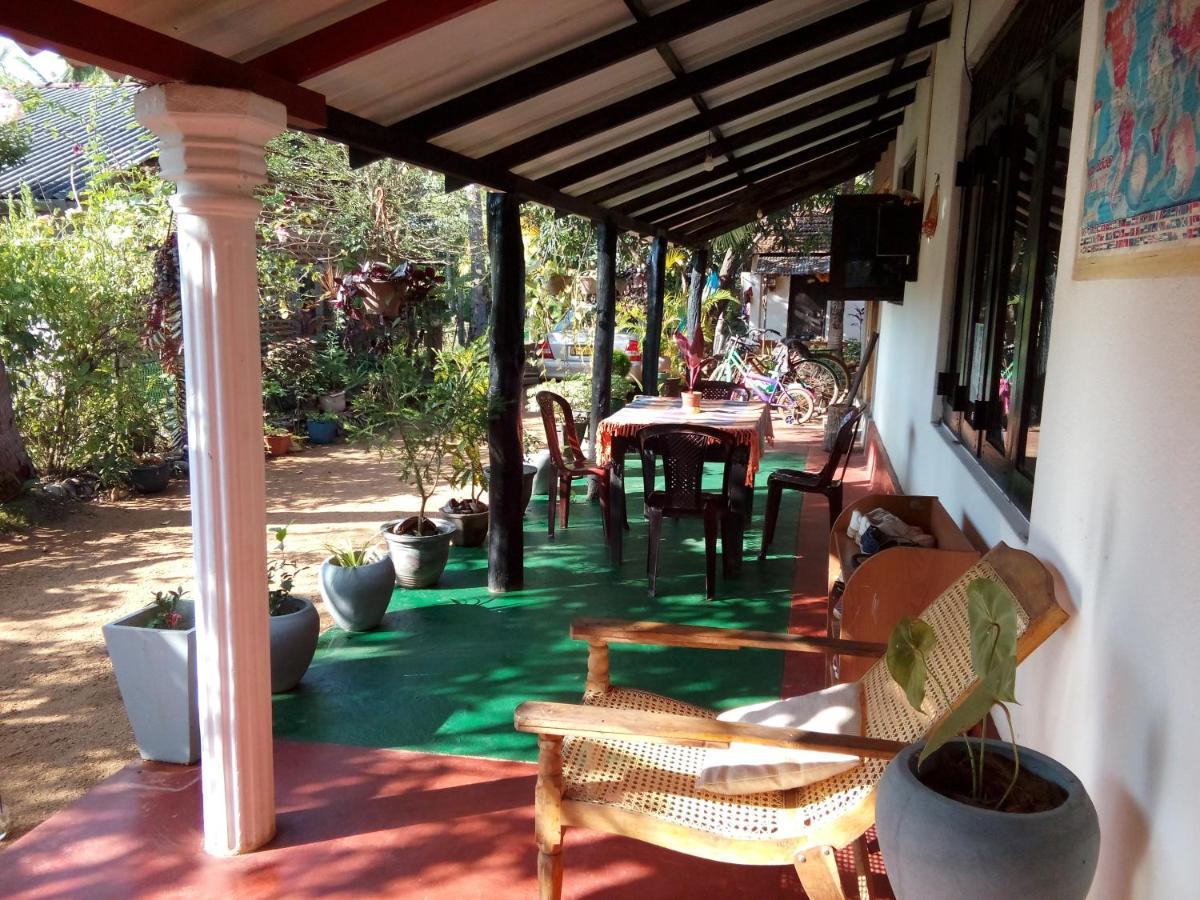 Lake House Homestay アヌラーダプラ エクステリア 写真